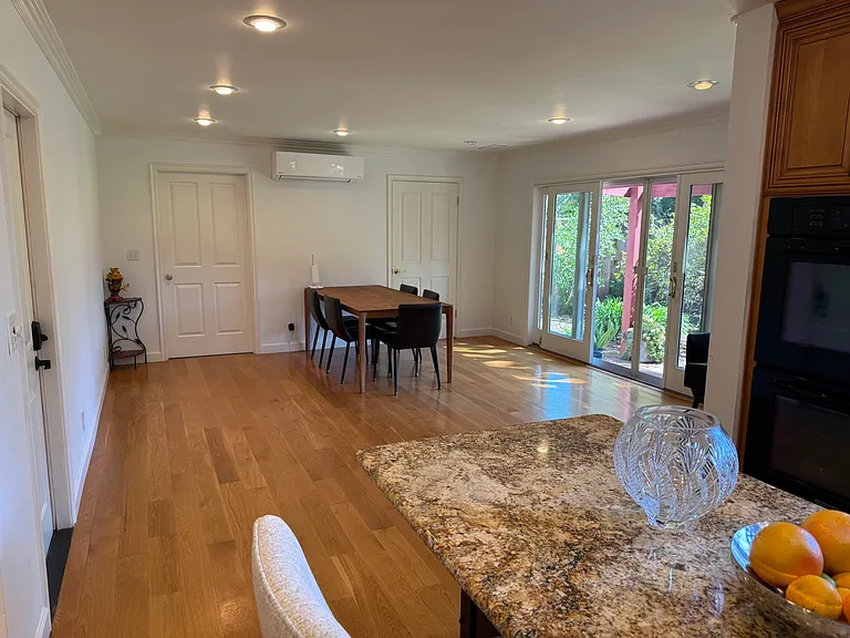541 Cecelia Ct — Photo 16