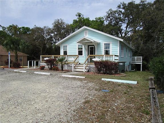 4th image of 469 NE 1st St