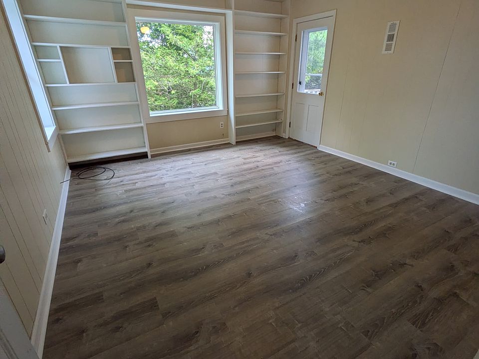 1st image of 802 Petoskey St #2