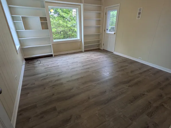 802 Petoskey St #2, Petoskey, MI 49770