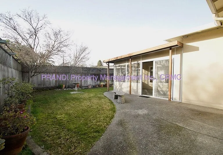 1407 Donna St — Photo 17
