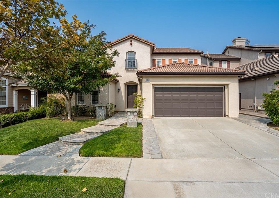 2nd image of 3939 Grandview Dr
