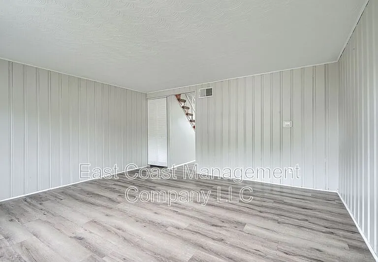 902 Catawba Ct — Photo 7