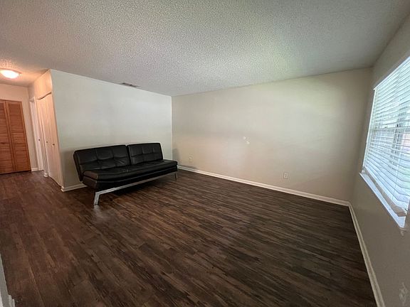3rd image of 1357 Kingsley Ave #9C