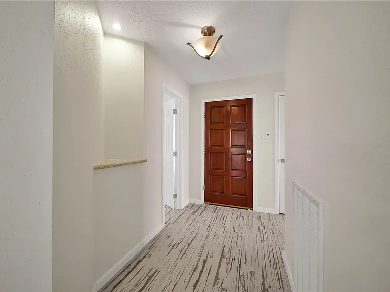 10904 Birch Dr — Photo 5
