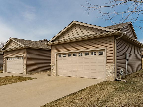 3rd image of 4449 Heritage Pl NW