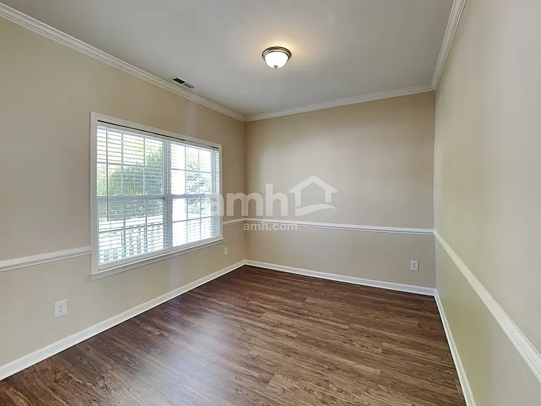 1922 Dundalk Rd — Photo 6