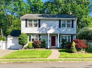 14 Wyckoff Ter, Fair Lawn, NJ 07410