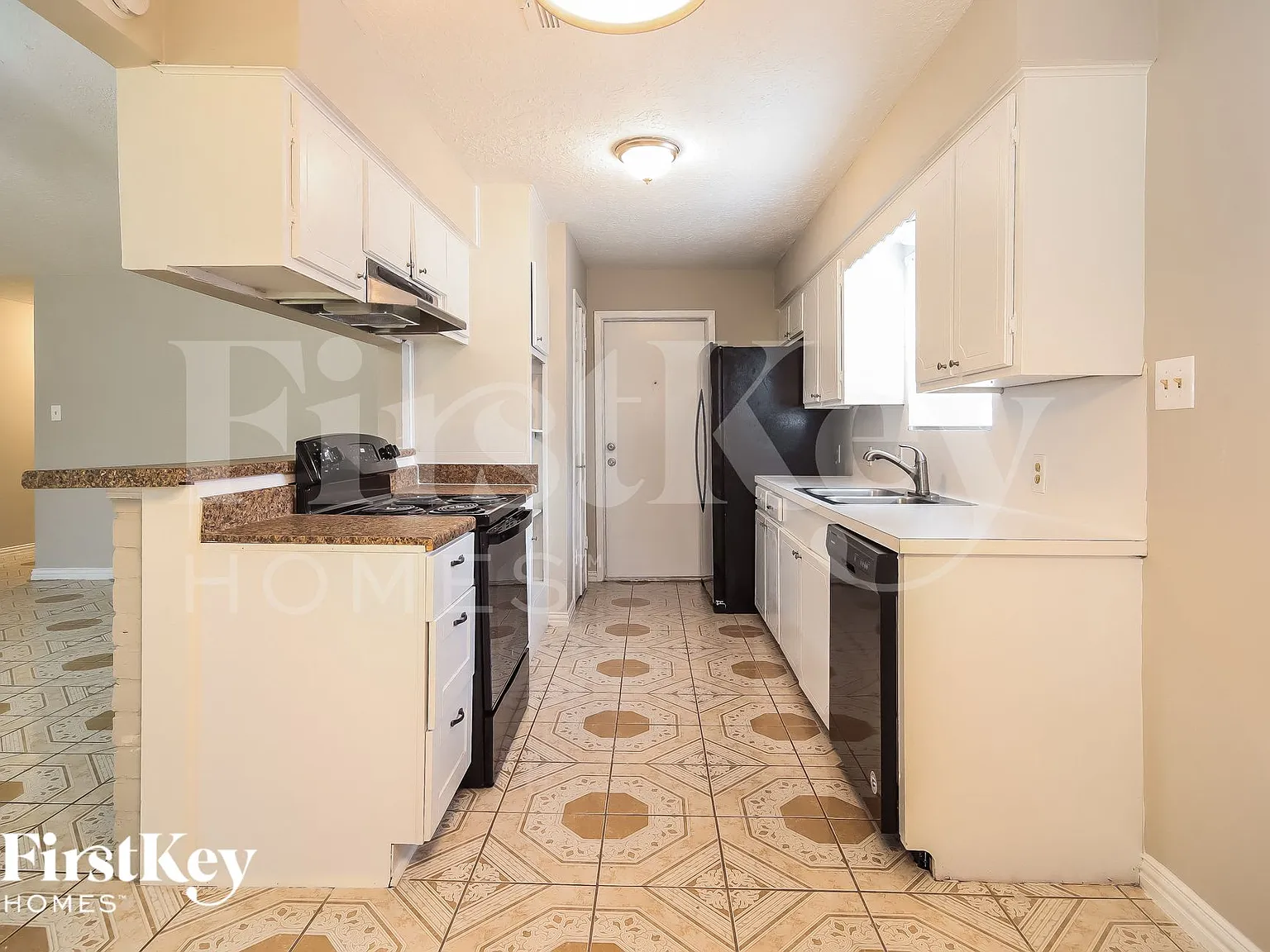 4 bed, 2.0 bath, 1566 sqft, $1,585 — Photo 4
