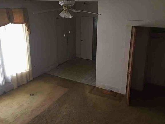 4th image of 2933 Avenue C