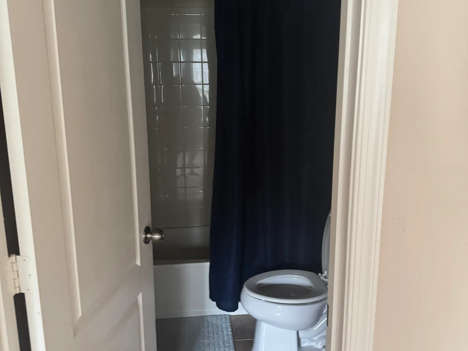 2 bed, 400 sqft, $2,300 — Photo 3