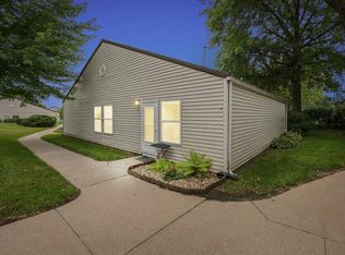 1220 Village Rd APT 1, Iowa City, IA 52240
