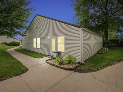 1220 Village Rd APT 1, Iowa City, IA, 52240