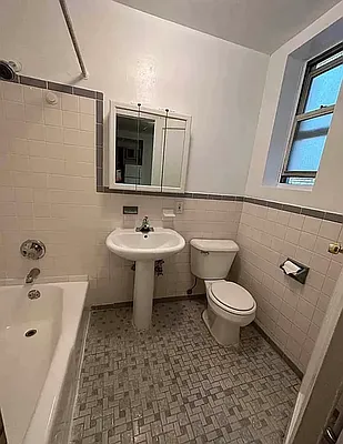 Rented by Queens Apartments Realty LLC | media 3