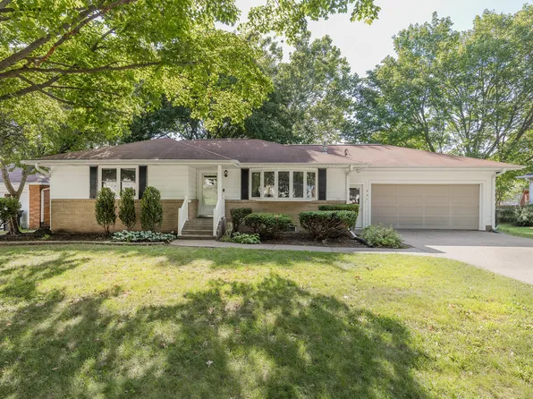 231 Hillcrest Dr, Geneseo, IL 61254