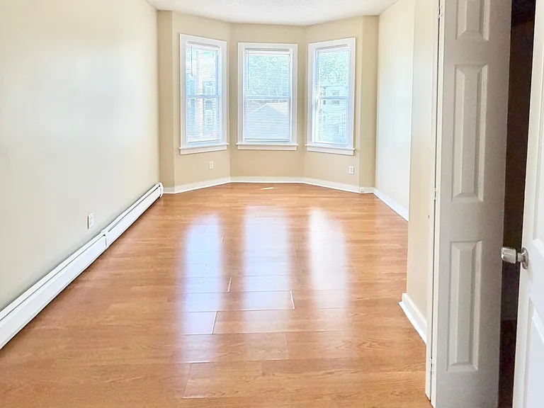 59 Derby Ave #2RR — Photo 10
