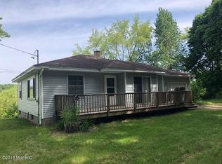 370 Van Appel Dr, Muskegon, MI 49445