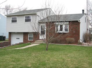 28772 Starlight Rd, Perrysburg, OH 43551