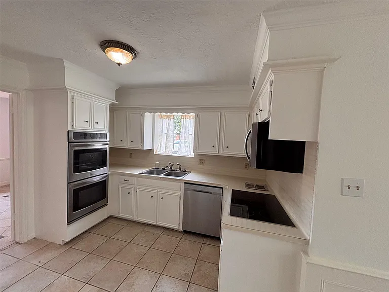 20610 Shillington Ct — Photo 3
