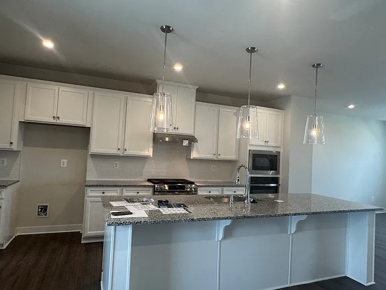 248 E Main St — Photo 3