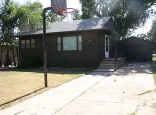 1017 S Madison St, Hugoton, KS 67951