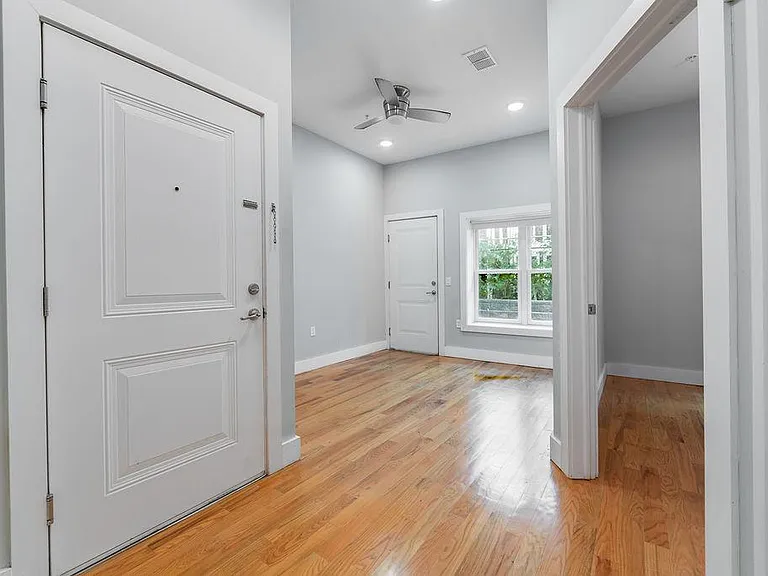 62 Newkirk St #1B — Photo 2