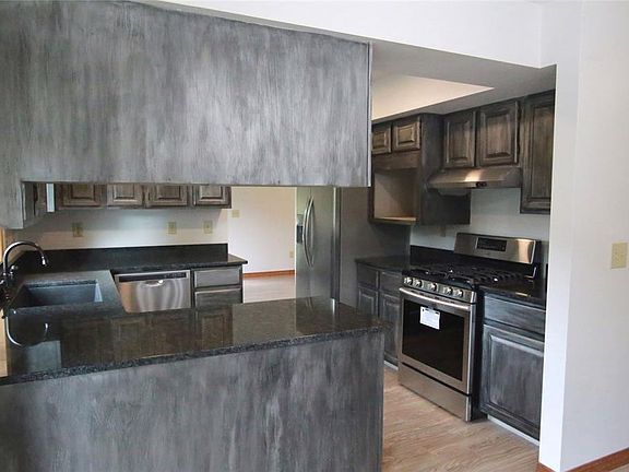 4th image of 1655 S Black Ave