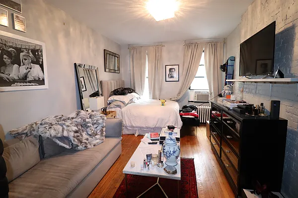 Rented by Corcoran | media 16