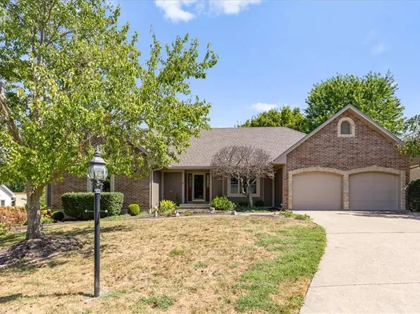 413 N Park Dr, Raymore, MO 64083
