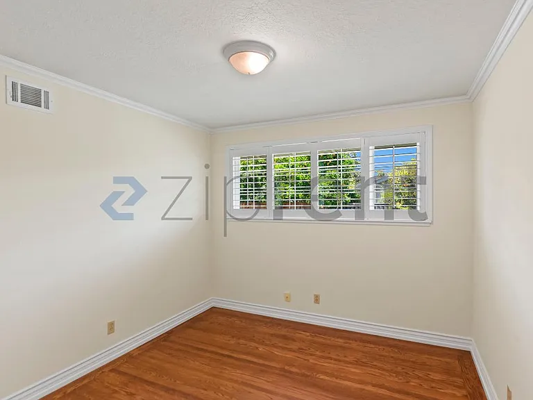 1075 Kildare Ave — Photo 26
