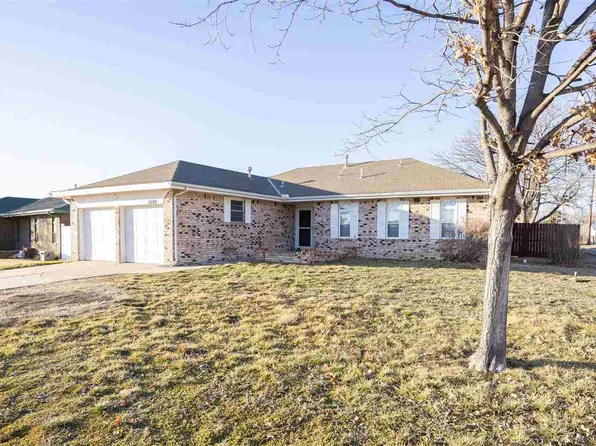 1209 W Chestnut Ave, Ponca City, OK 74601