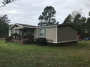 208 Loop Rd, Burgaw, NC 28425