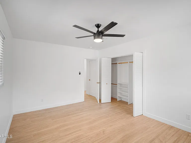 4028 E Edgemont Ave — Photo 30
