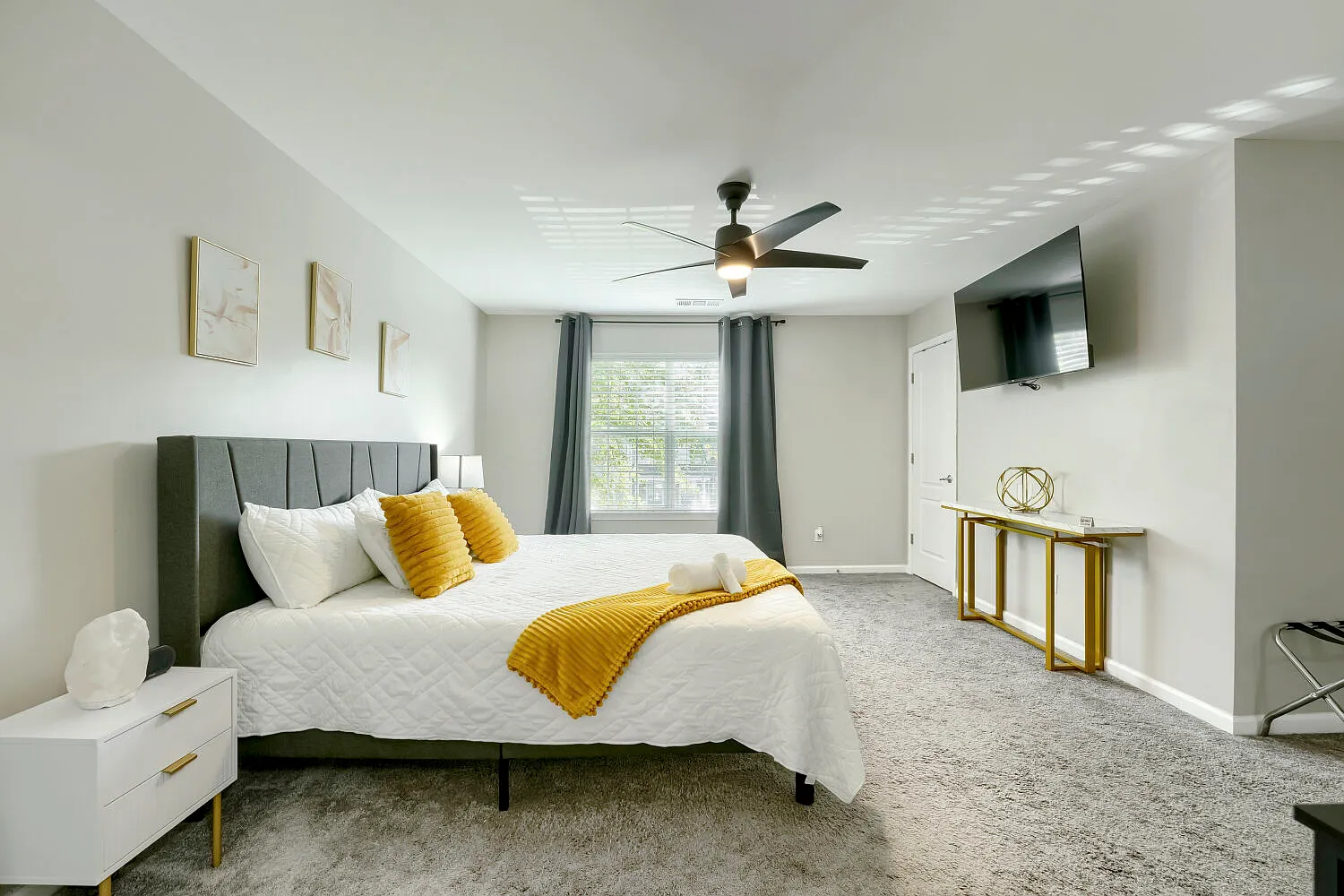 3 bed, 2.5 bath, 1680 sqft, $3,500 — Photo 1