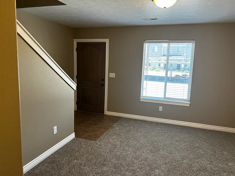 2527 Eagle Dr #TOWNHOUSE — Photo 6