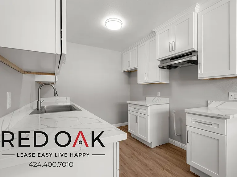 8015 S Western Ave #5 — Photo 4