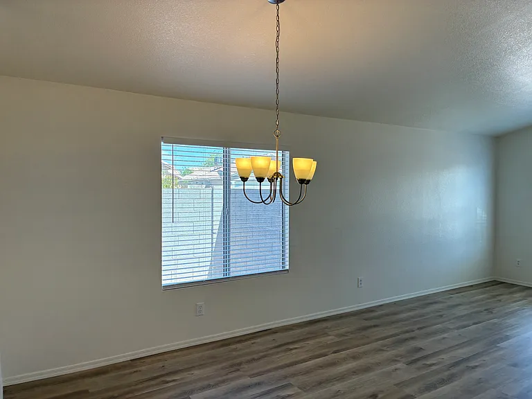 10422 W Windsor Blvd — Photo 10