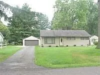 665 Clifton Dr NE photo 1
