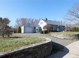 33 Mountain Rd, Windsor, CT 06095