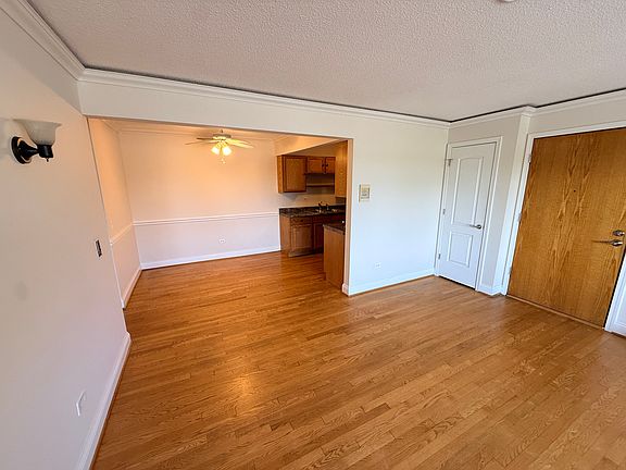 4th image of 4934 N Leonard Dr Unit 3A