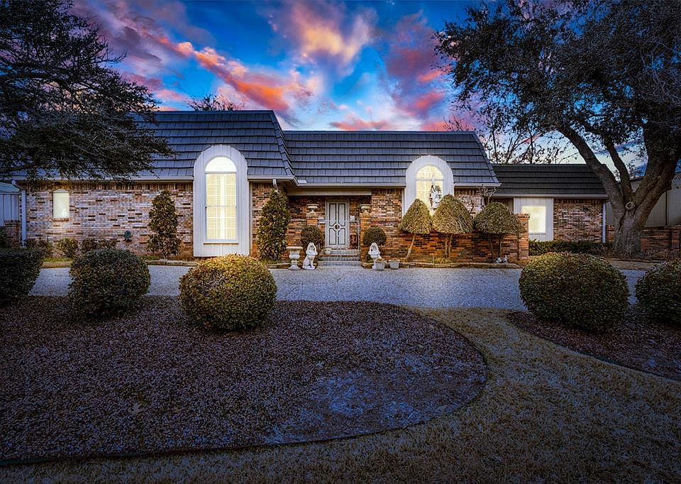1st image of 6931 Brookshire Dr