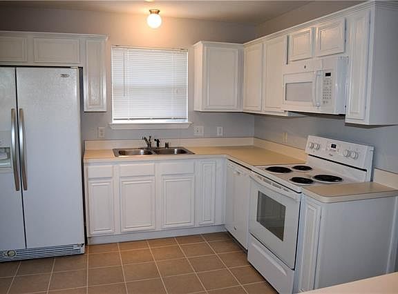 5th image of 2508 Highridge Dr