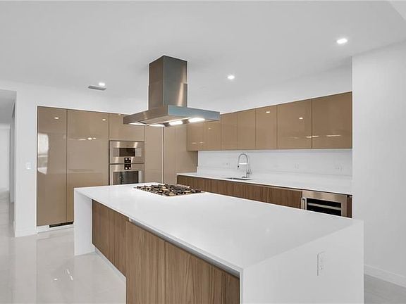 5th image of 435 Bayshore Dr Unit 803
