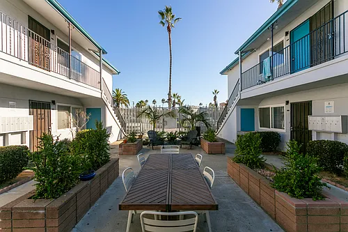 Ocean Palms Apartments Photo 1