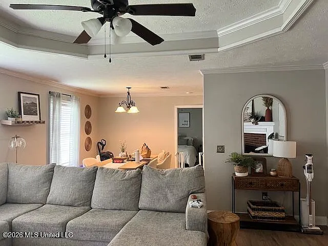 614 Acorn Ln — Photo 5
