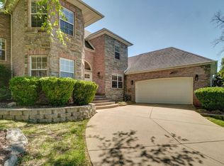 3202 N 10th St, Ozark, MO 65721