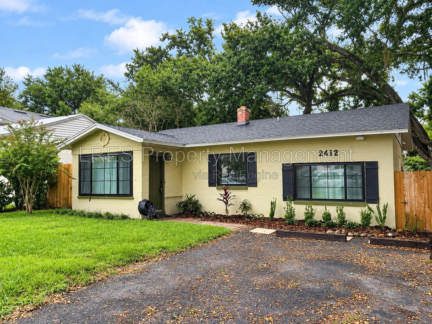 2 bed, 1.0 bath, 1000 sqft, $2,350 — Photo 2