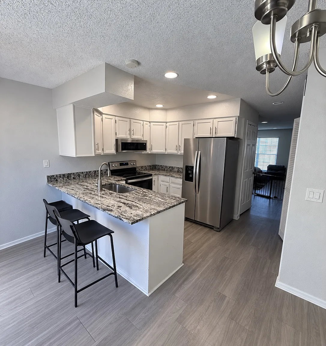 2 bed, 1131 sqft, $2,500 — Photo 1