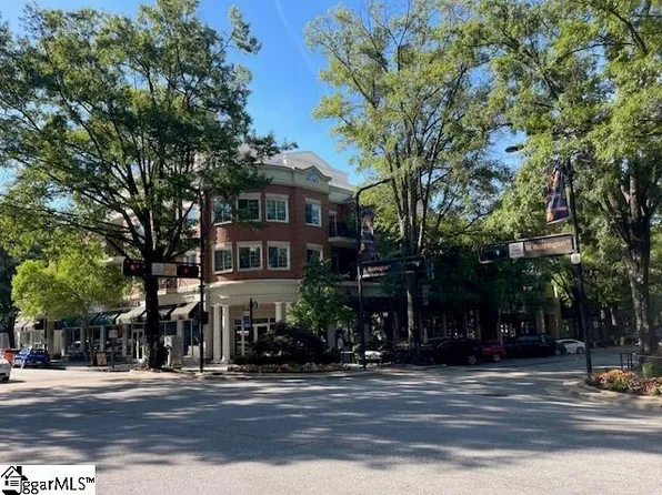 10 E Washington St APT 2I, Greenville, SC 29601
