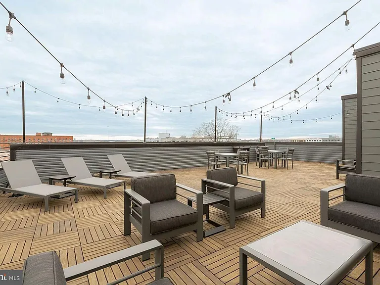 1702 Light St #302 — Photo 8